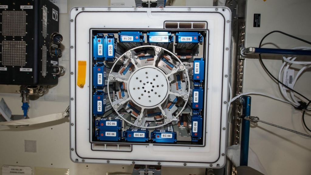 Comat KUBIK biological incubator designed for ESA, launched on the DELTA mission to the ISS